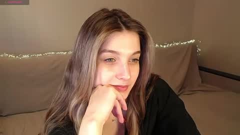 Abigail online show from May 14, 6:15 pm