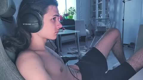 hi  cum in pvt noi extra tip online show from April 9, 12:21 pm