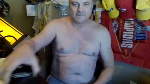 Snapshot of aboringguy chatting on January 8, 5:15 pm aboringguy online show from January 8, 5:15 pm
