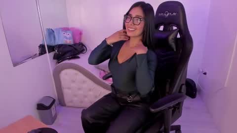 Snapshot of abril__ws chatting on September 22, 1:35 pm Abril online show from September 22, 1:35 pm