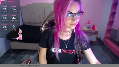 abril_ch_ online show from October 23, 10:58 am