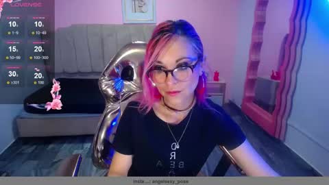 abril_ch_ online show from October 30, 10:38 am