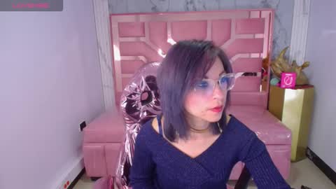 Snapshot of abril_ch_ chatting on March 20, 12:10 pm abril_ch_ online show from March 20, 12:10 pm