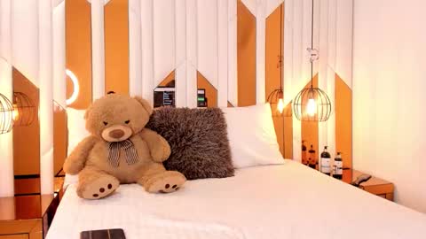 abril_cooper11 online show from December 2, 8:26 pm