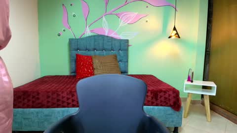Snapshot of abril_matthews chatting on December 13, 10:55 pm ABRIL MATTHEWS online show from December 13, 10:55 pm
