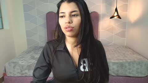 Snapshot of abril_matthews chatting on December 21, 4:57 pm ABRIL MATTHEWS online show from December 21, 4:57 pm