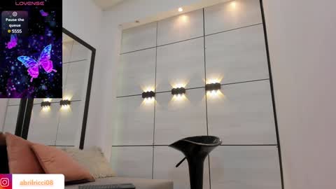 Snapshot of abril_ricci chatting on January 23, 7:32 am Abril  online show from January 23, 7:32 am