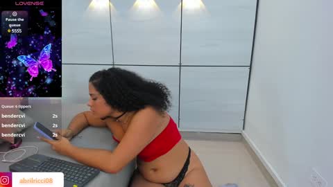Snapshot of abril_ricci chatting on January 25, 10:29 am Abril  online show from January 25, 10:29 am
