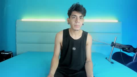 Abril and Julian online show from February 23, 11:51 am