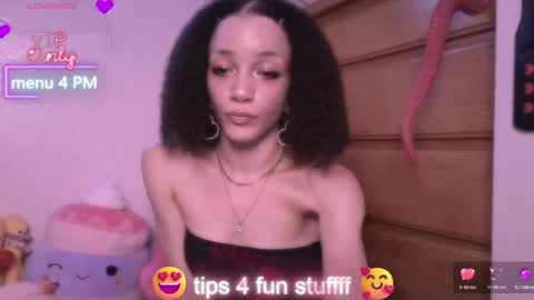 Snapshot of abruisedpeach chatting on June 6, 3:11 am Peach online show from June 6, 3:11 am
