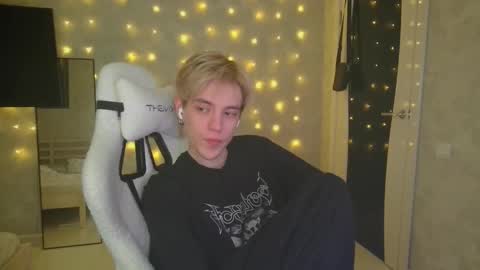 Nick online show from January 15, 4:22 pm