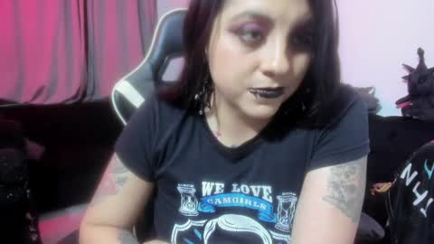 Snapshot of acid_alice666 chatting on April 19, 4:23 am Alice online show from April 19, 4:23 am