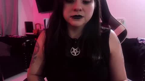 Snapshot of acid_alice666 chatting on June 19, 2:38 am Alice online show from June 19, 2:38 am