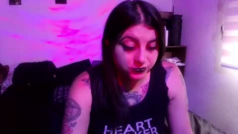 Snapshot of acid_alice666 chatting on June 30, 9:27 pm Alice online show from June 30, 9:27 pm