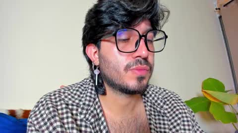 Snapshot of ackerman_eren_ chatting on February 11, 1:41 pm R. online show from February 11, 1:41 pm