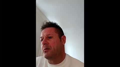 acrossroad789 online show from April 24, 9:01 am