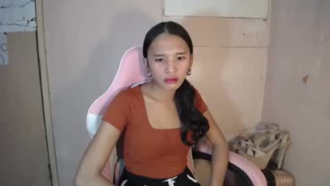 Snapshot of acyl_quixx chatting on February 14, 3:26 pm acyl_quixx online show from February 14, 3:26 pm