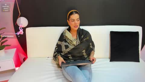 Snapshot of ada_monroe10 chatting on February 17, 1:40 pm online show from February 17, 1:40 pm