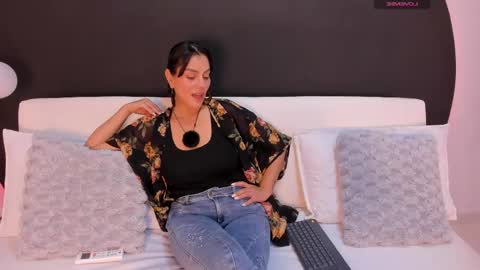    online show from April 14, 2:01 pm