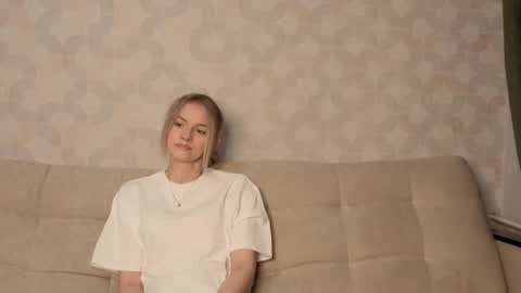 Snapshot of adahunnewell chatting on May 22, 9:31 pm im Hanna online show from May 22, 9:31 pm