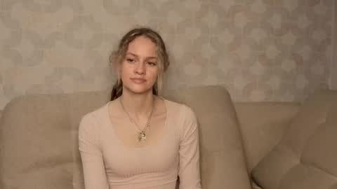 Snapshot of adahunnewell chatting on May 24, 9:20 pm im Hanna online show from May 24, 9:20 pm