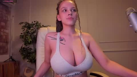 Adalyn online show from June 13, 2:48 pm