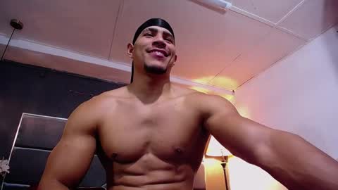 Snapshot of adam_fit19cm chatting on October 7, 2:36 pm adam_fit19cm online show from October 7, 2:36 pm