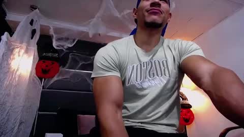 Snapshot of adam_fit19cm chatting on November 3, 1:56 pm adam_fit19cm online show from November 3, 1:56 pm