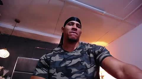 Snapshot of adam_fit19cm chatting on February 18, 3:52 pm adam_fit19cm online show from February 18, 3:52 pm