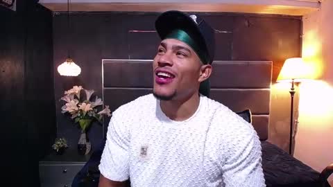 Snapshot of adam_fit19cm chatting on February 24, 1:42 pm adam_fit19cm online show from February 24, 1:42 pm