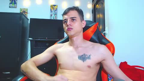 adam hot11 online show from April 14, 11:11 pm