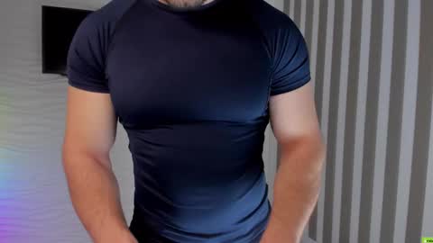 Snapshot of adam_muscle_ chatting on January 13, 2:44 pm Adam online show from January 13, 2:44 pm