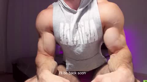Snapshot of adam_muscle_ chatting on February 25, 5:44 pm Adam online show from February 25, 5:44 pm