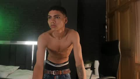 adam_piarse online show from March 9, 9:46 am