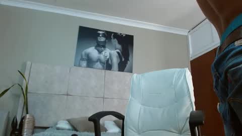 adam_piarse online show from September 18, 3:52 am