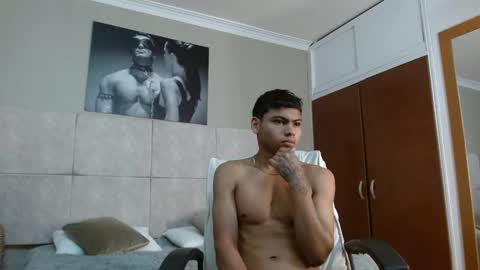 adam_piarse online show from September 19, 3:52 am