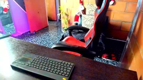 Snapshot of adam_valencia chatting on December 1, 7:58 pm Adam Valencia online show from December 1, 7:58 pm