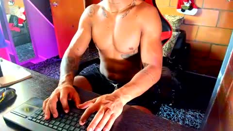 Snapshot of adam_valencia chatting on December 21, 10:08 pm Adam Valencia online show from December 21, 10:08 pm