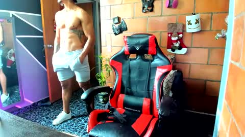Snapshot of adam_valencia chatting on December 23, 3:12 pm Adam Valencia online show from December 23, 3:12 pm