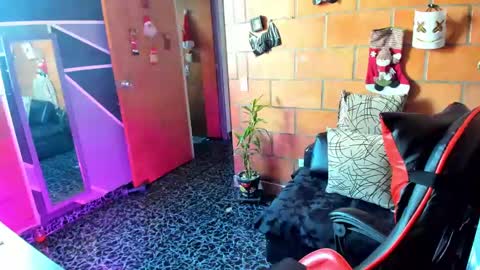 Snapshot of adam_valencia chatting on January 20, 2:14 pm Adam Valencia online show from January 20, 2:14 pm
