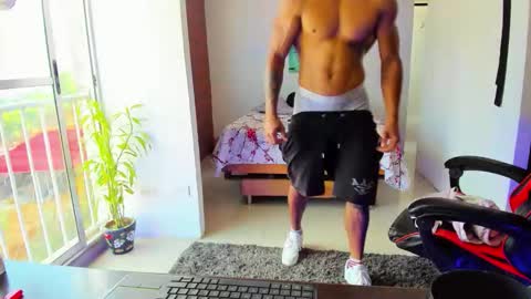 Snapshot of adam_valencia chatting on September 10, 1:33 pm Adam Valencia online show from September 10, 1:33 pm