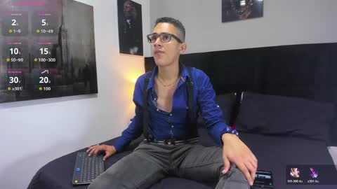 adam_walker_1 online show from April 16, 2:29 pm