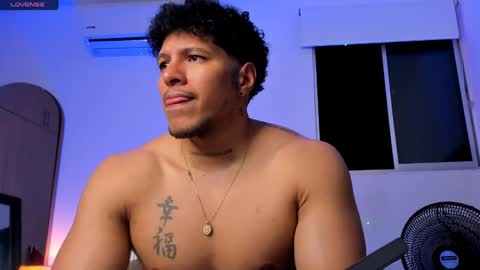 adambrocs1 online show from May 12, 1:03 am