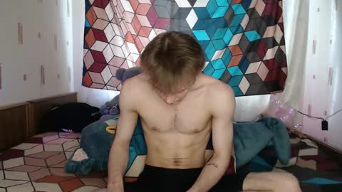 Snapshot of adamharriss chatting on February 25, 9:42 am adamharriss online show from February 25, 9:42 am