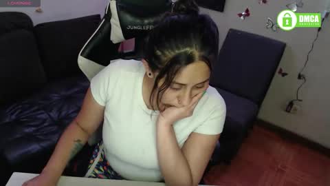 Snapshot of adams_mel chatting on October 26, 11:20 pm adams_mel online show from October 26, 11:20 pm