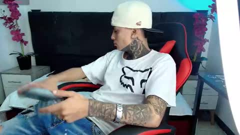 AdamsWalkerr  online show from February 17, 12:23 pm