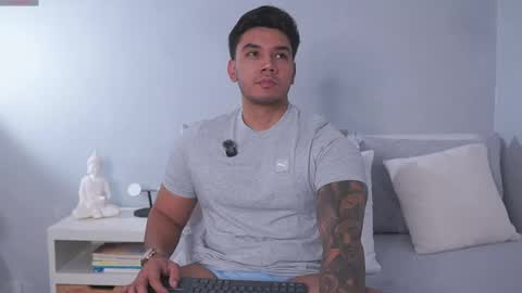 Adan Johns online show from June 5, 2:29 am