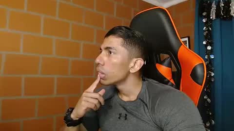 Adan Sin online show from February 3, 7:10 pm