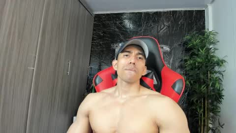 Adan Sin online show from May 31, 3:08 pm