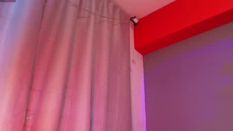 Snapshot of adara_johnson_ chatting on April 19, 11:53 am Adara Johnson online show from April 19, 11:53 am